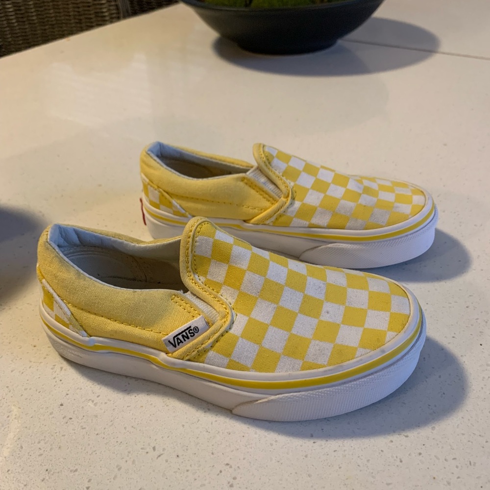 Cute VANS size 11 💛